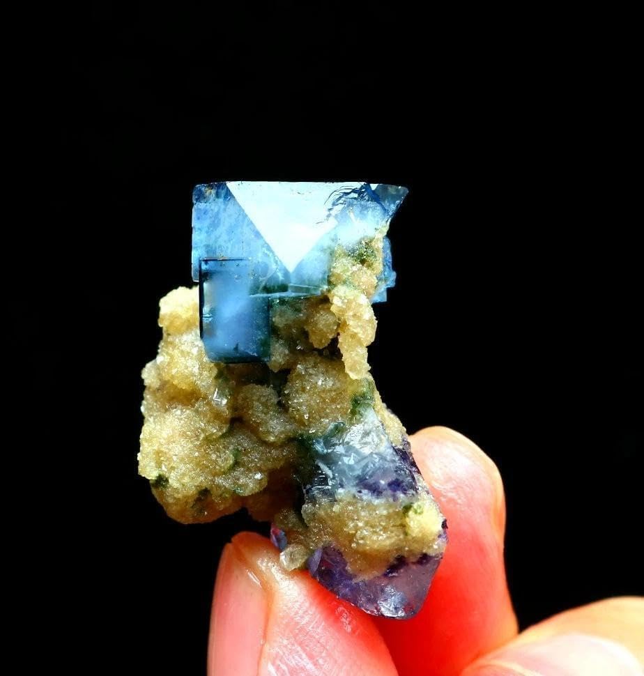フローライト(蛍石) 鮮やかな蒼色 キュービック 14.4g 33mm 鉱物